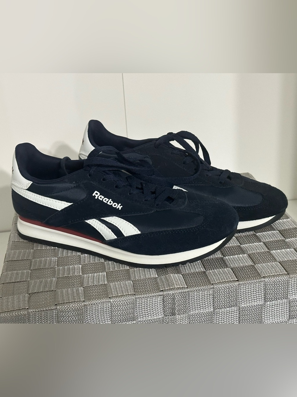 🆕 Reebok Men's Fiori athletic sneakers ✨never worn, no box✨ size 9.5 navy/white
